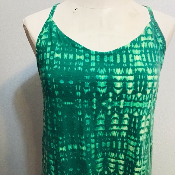 Look 👀 Fun Back Patagonia Athleisure Dress with Adjustable Fit - Picture 4 of 6